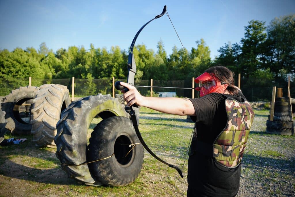 Joueur dans une partie d'archery tag à Amiens chez Amiens Paintball